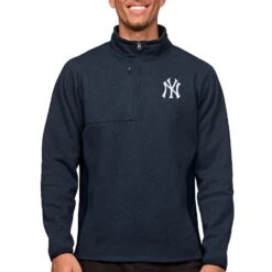 Men's New York Yankees Antigua Heathered Navy Course Quarter-Zip Pullover Top